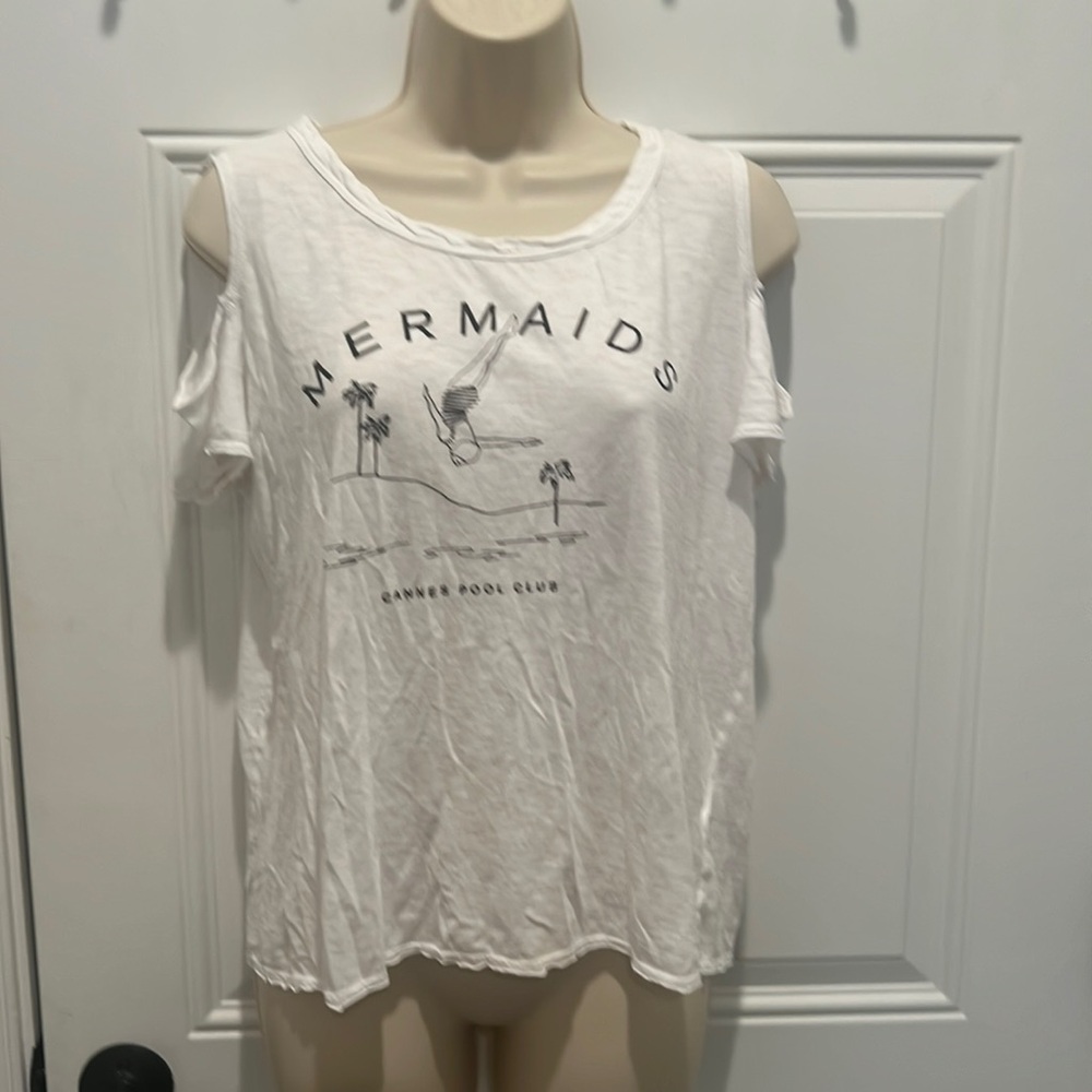 EUC! Cold Shoulder Tee
